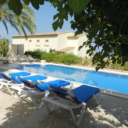 Villa-fig-tree
